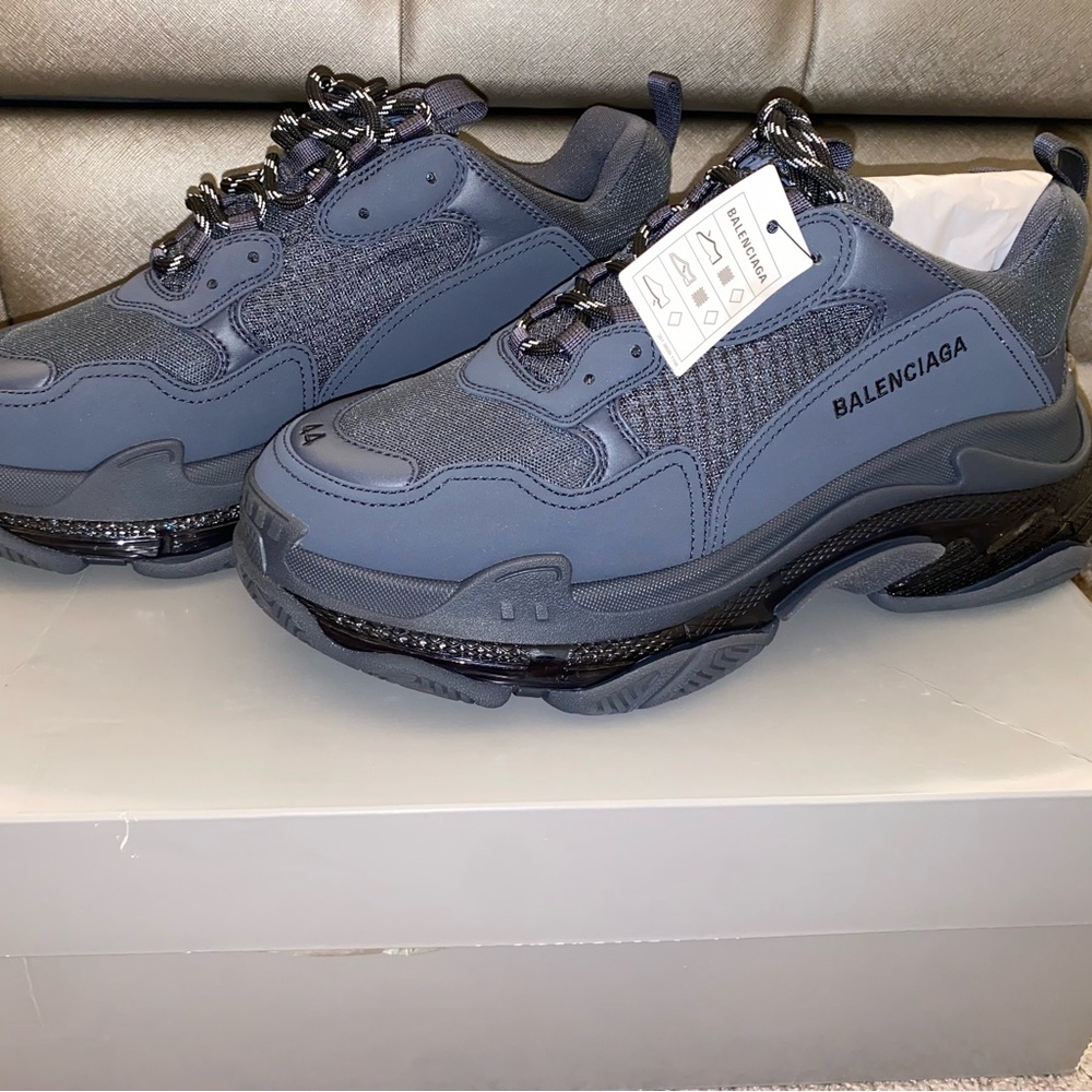Triple s sneaker